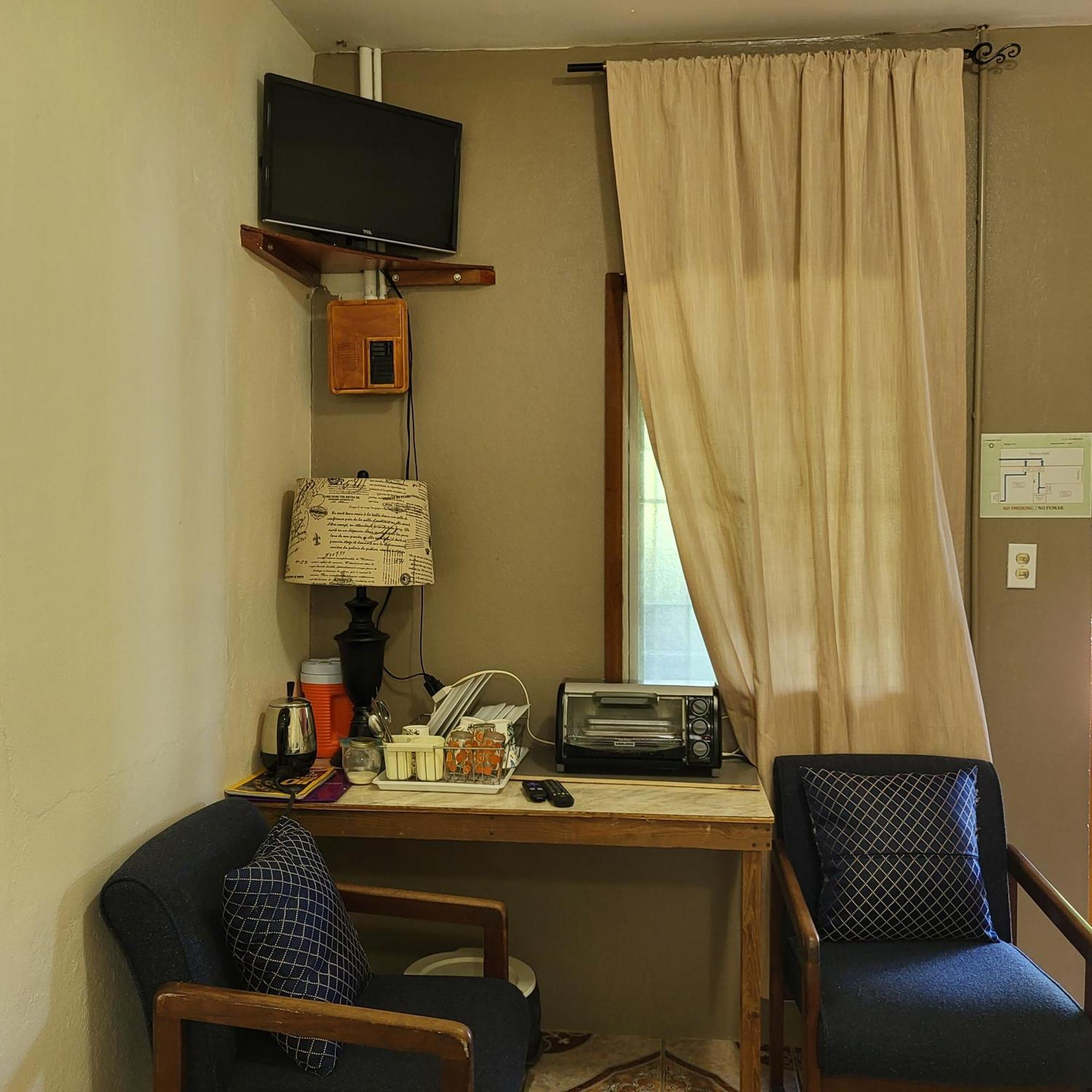 בלמופן Hacienda Tropical Guest House מראה חיצוני תמונה