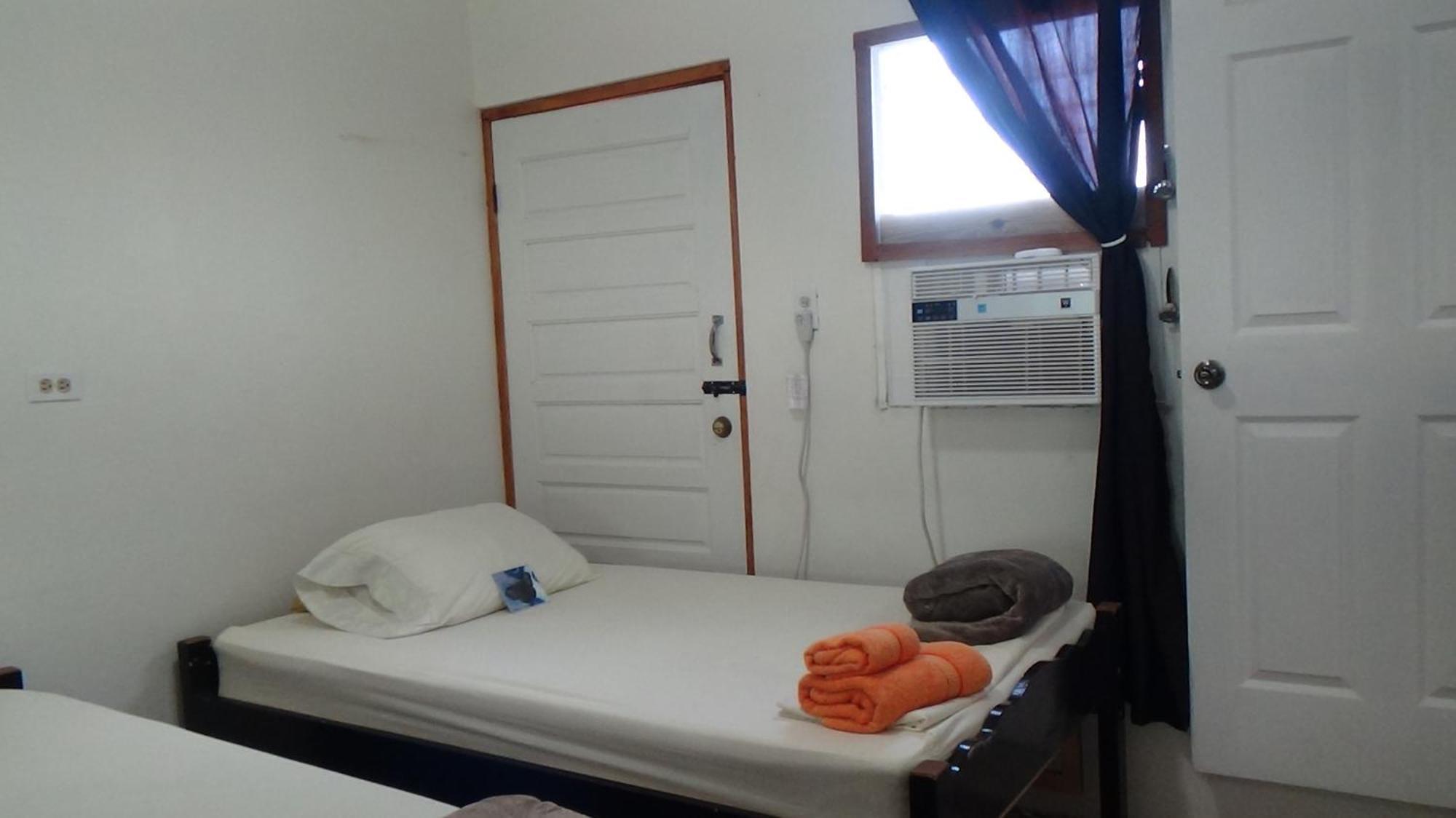 בלמופן Hacienda Tropical Guest House חדר תמונה